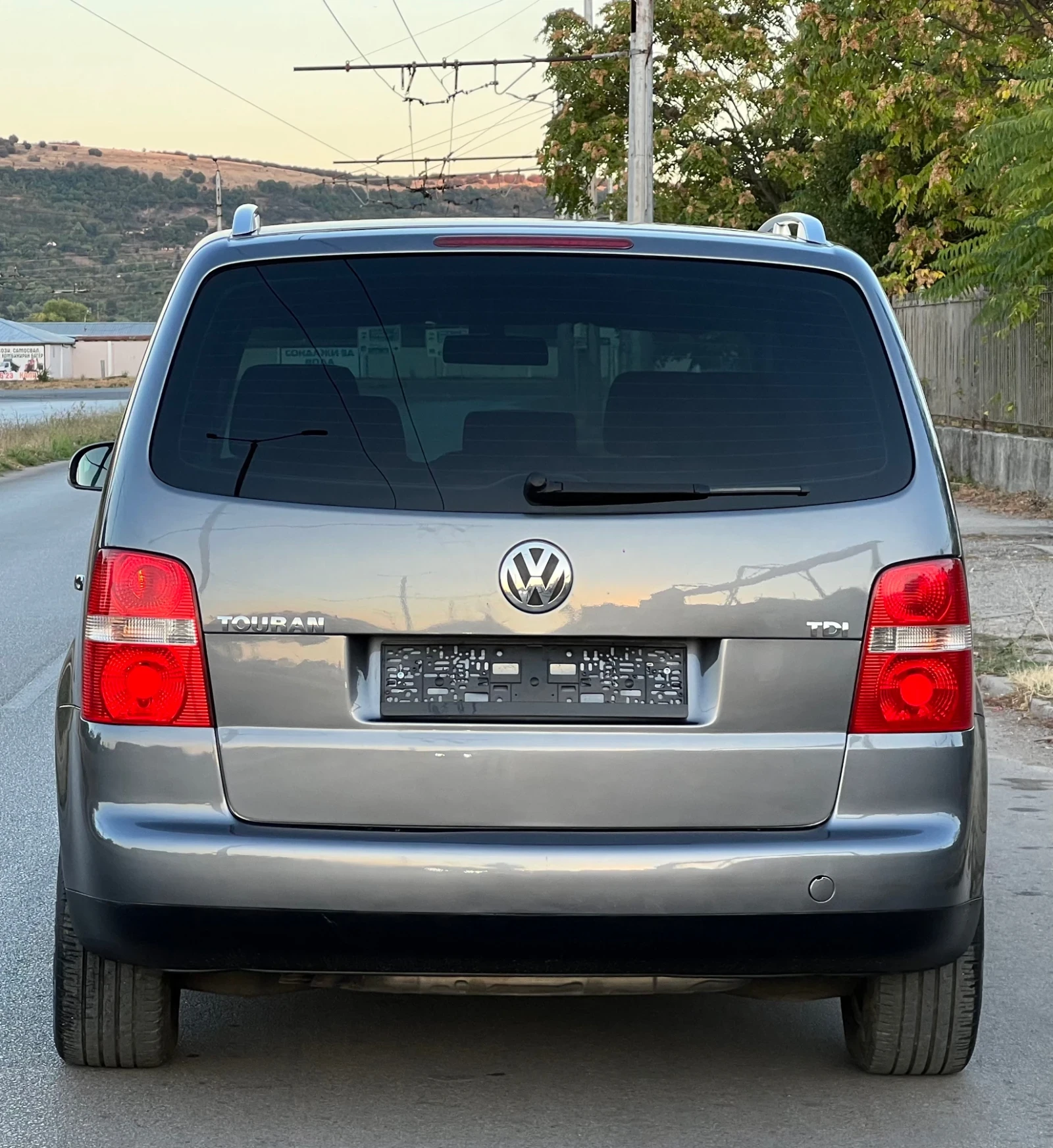 VW Touran 1.9TDI 105kc.* 6-СКОРОСТИ* 6+ 1 МЕСТА* , снимка 6 - Автомобили и джипове - 56121179