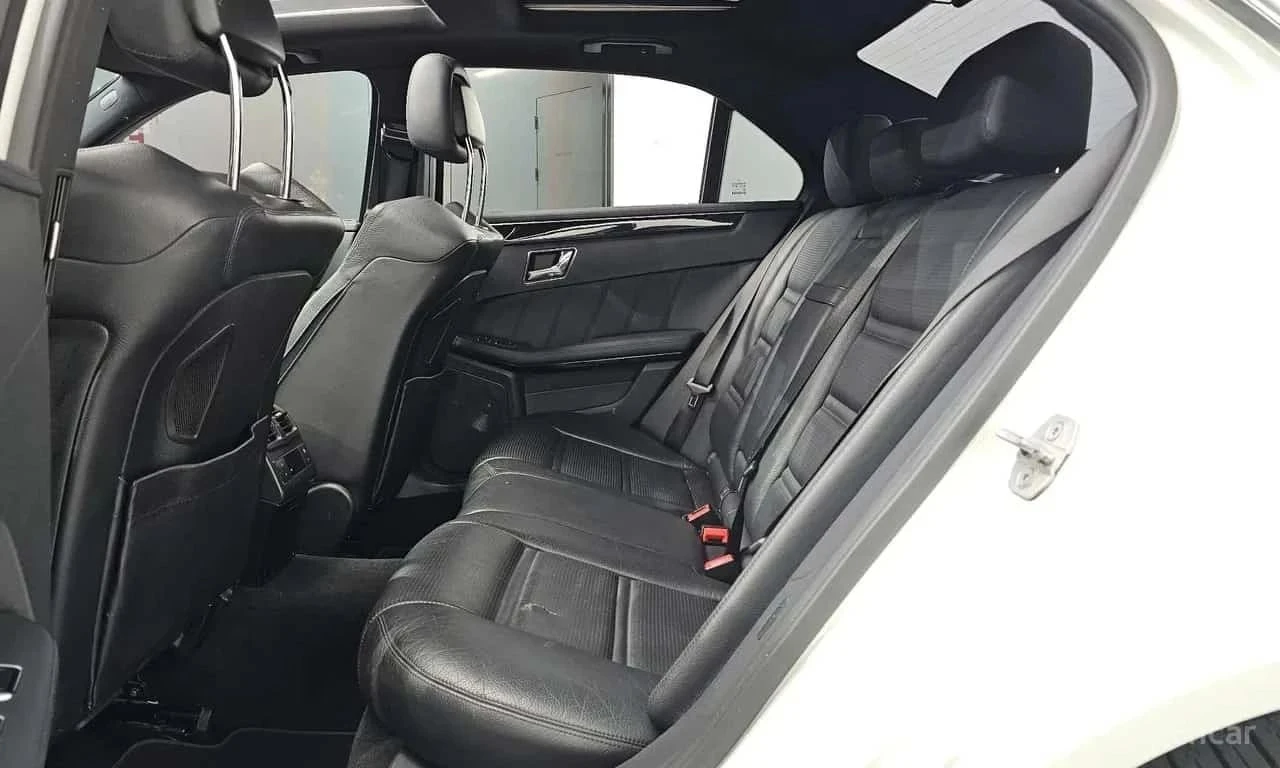 Mercedes-Benz E 63 AMG, снимка 12 - Автомобили и джипове - 56688368