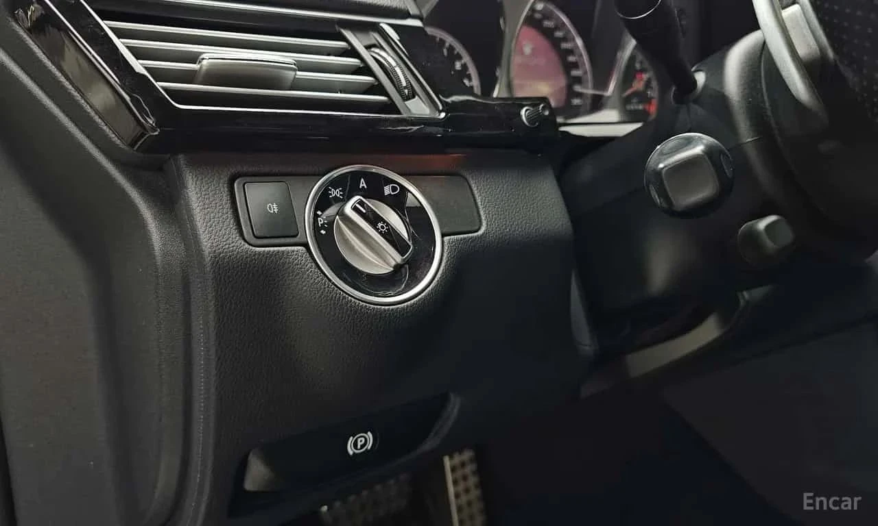 Mercedes-Benz E 63 AMG, снимка 17 - Автомобили и джипове - 56688368
