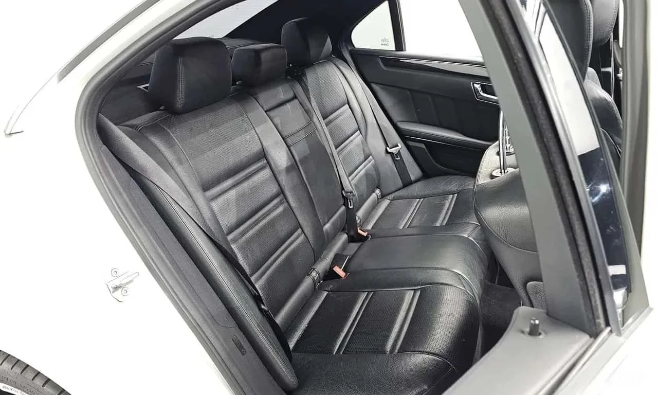 Mercedes-Benz E 63 AMG, снимка 11 - Автомобили и джипове - 56688368