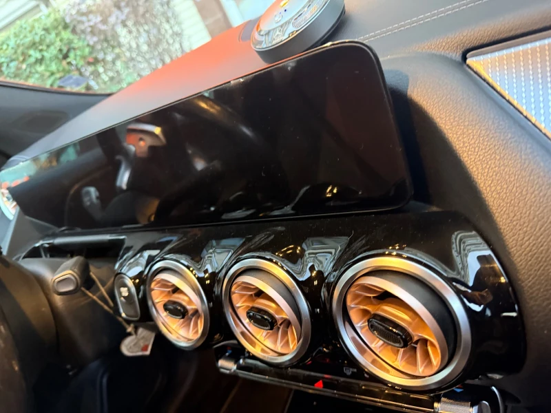 Mercedes-Benz EQA, снимка 6 - Автомобили и джипове - 52640822