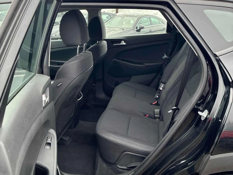 Hyundai Tucson * Preferred * KEYLESS * ПОДГРЕВИ * CARFAX, снимка 16 - Автомобили и джипове - 53561507
