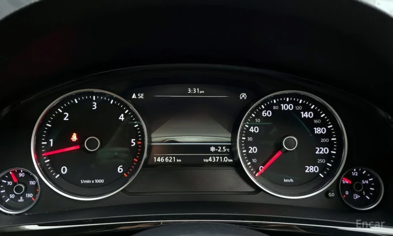 VW Touareg, снимка 8 - Автомобили и джипове - 53562988