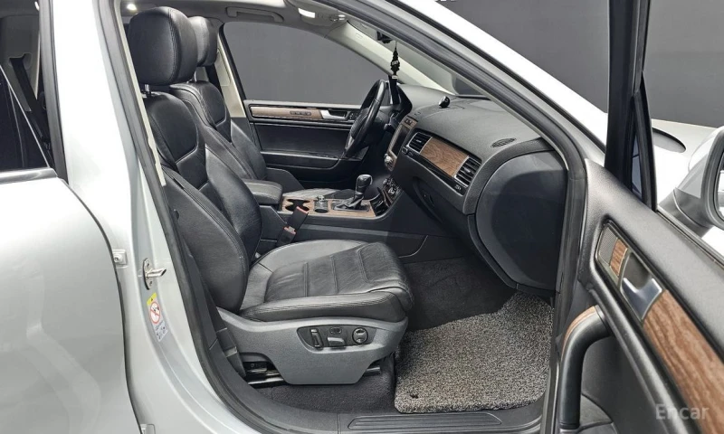 VW Touareg, снимка 11 - Автомобили и джипове - 53562988