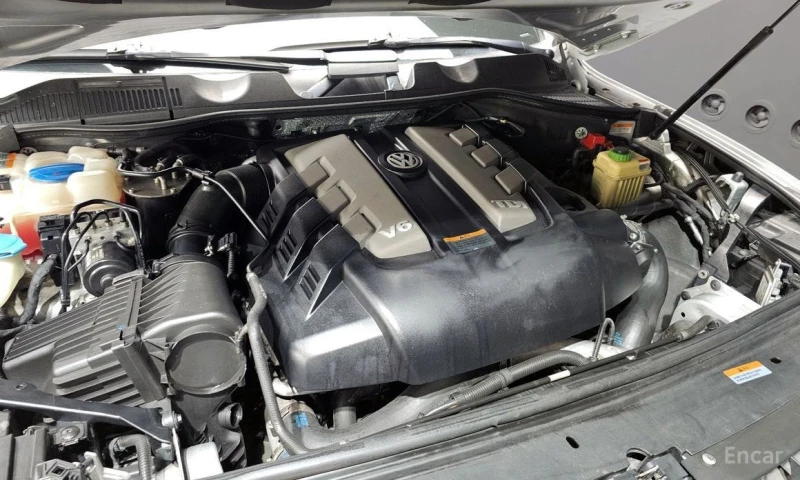 VW Touareg, снимка 6 - Автомобили и джипове - 53562988