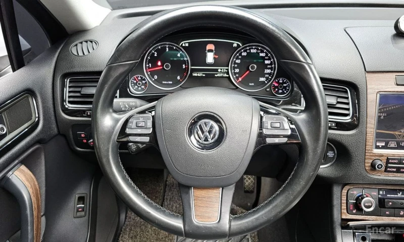 VW Touareg, снимка 13 - Автомобили и джипове - 53562988