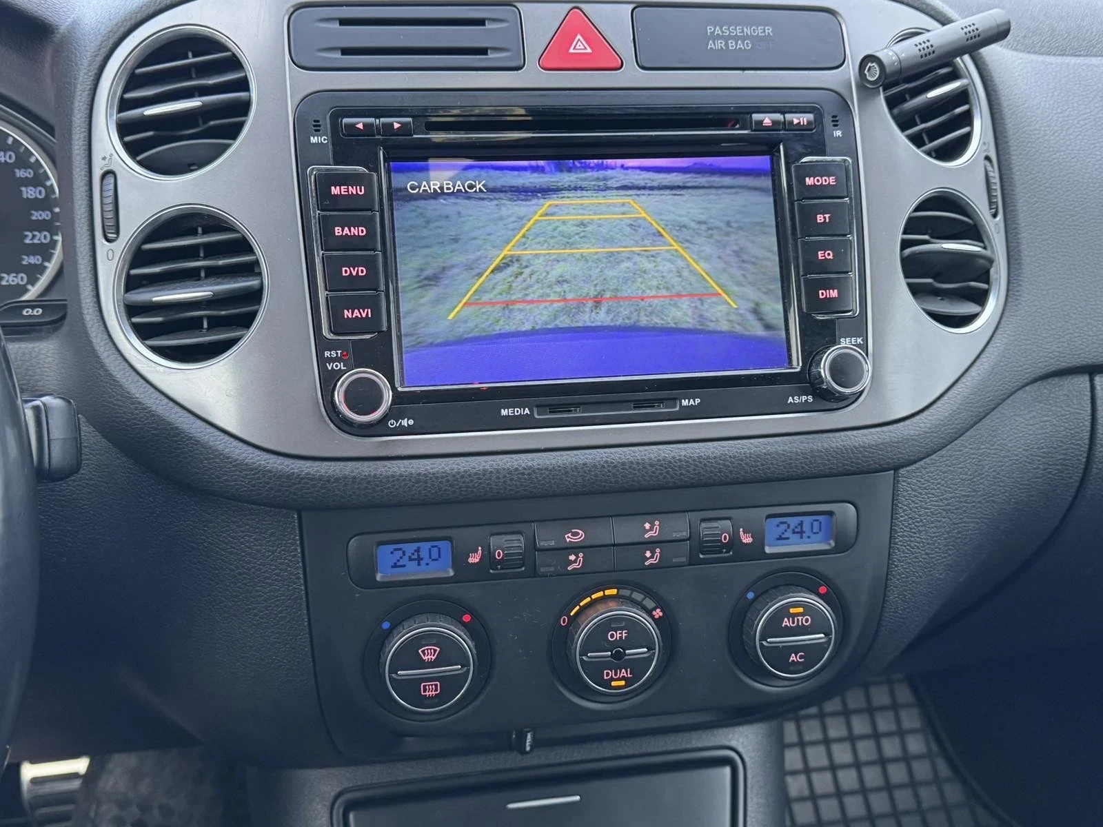 VW Tiguan, снимка 13 - Автомобили и джипове - 54125350