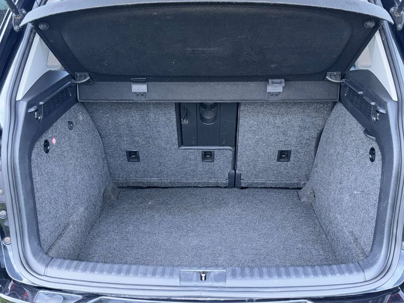 VW Tiguan, снимка 15 - Автомобили и джипове - 54125350