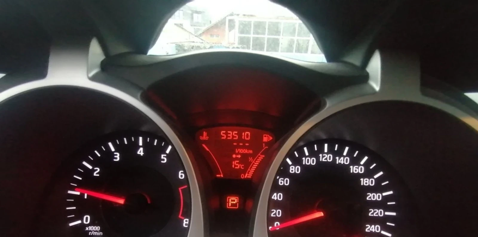 Nissan Juke 1.6 , снимка 16 - Автомобили и джипове - 54211145