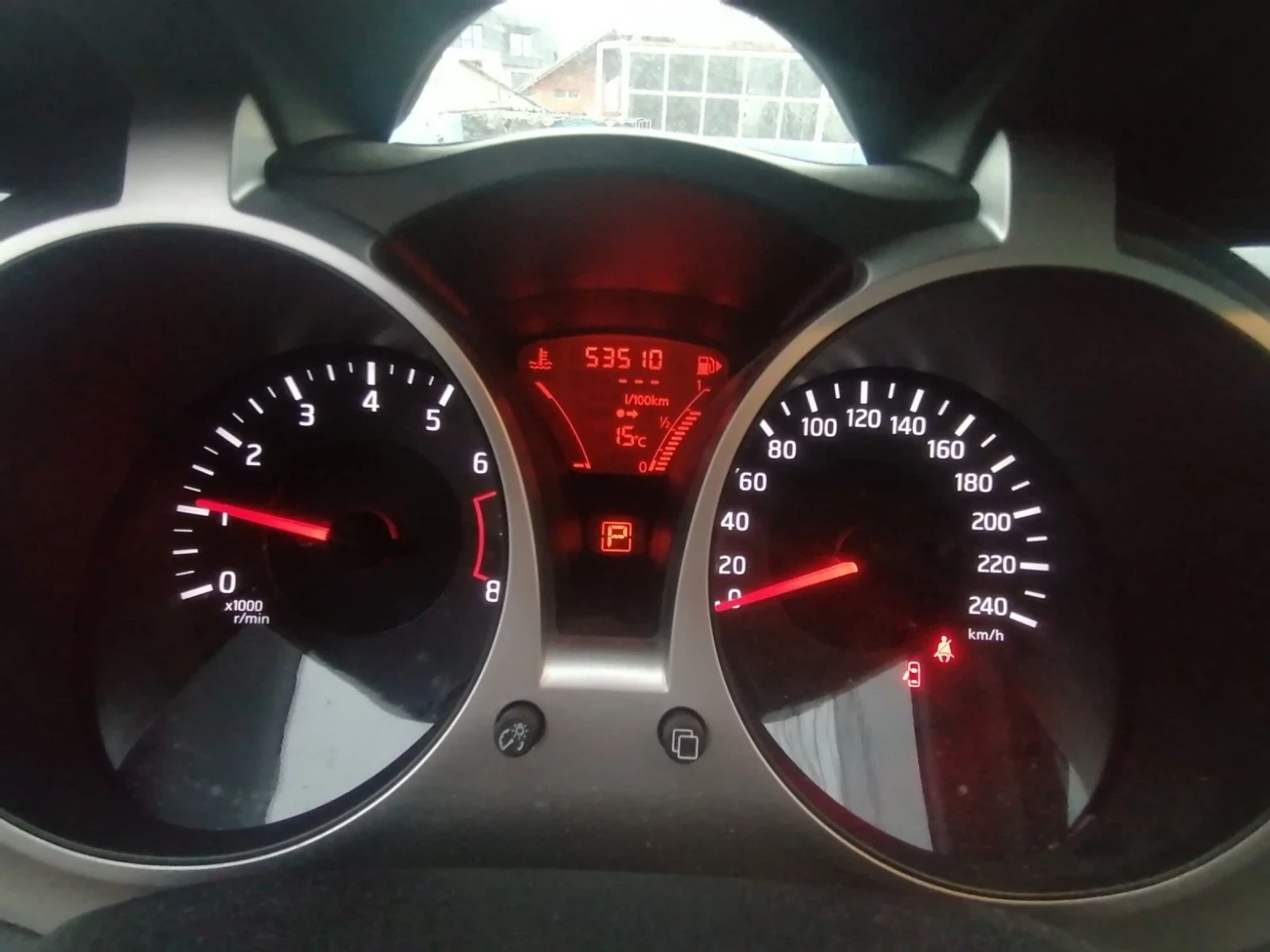 Nissan Juke 1.6 , снимка 13 - Автомобили и джипове - 54211145