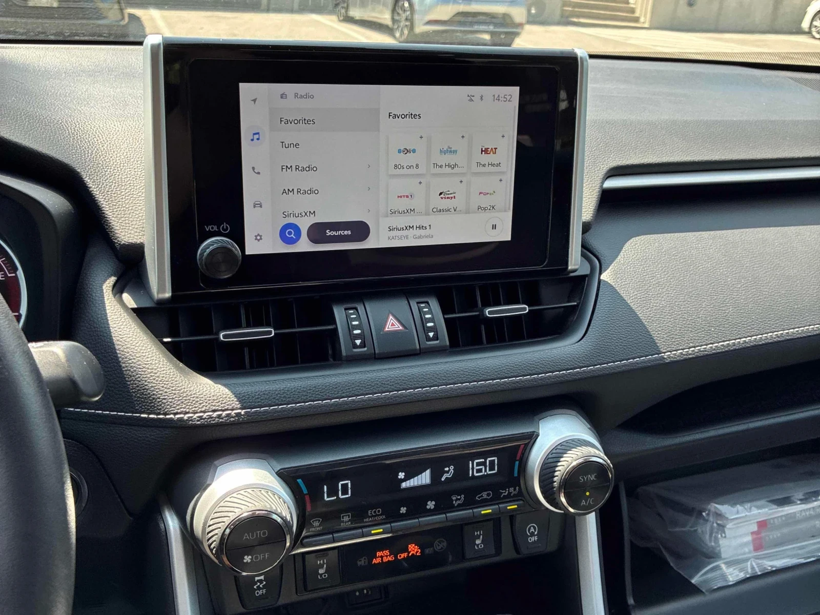 Toyota Rav4 XLE* 4х4* Шибидах* Задна камера* Подгрев* Keyless*, снимка 9 - Автомобили и джипове - 55788243