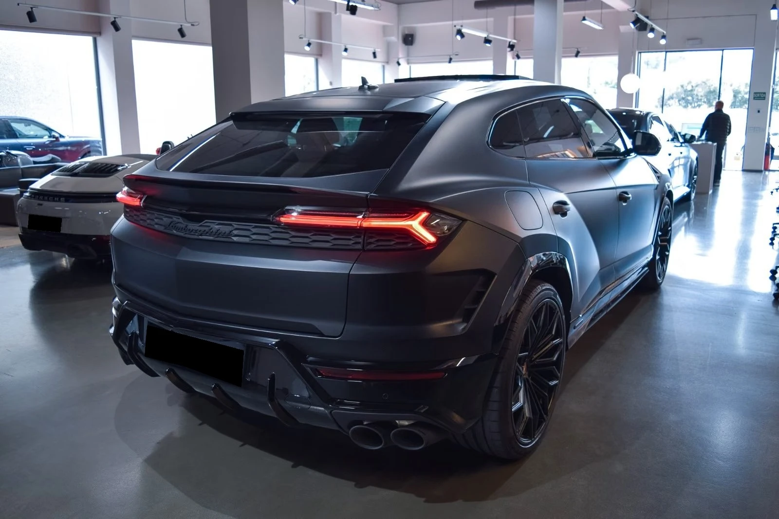 Lamborghini Urus SE / CARBON / DARK PACKAGE / B&O / PANO / HUD /, снимка 4 - Автомобили и джипове - 55881953
