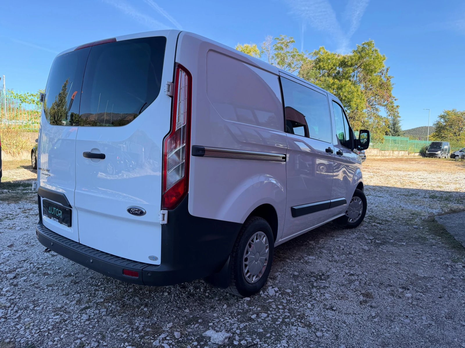 Ford Transit Custom 6 места 2.2 125кс ТОП, снимка 4 - Бусове и автобуси - 56339200