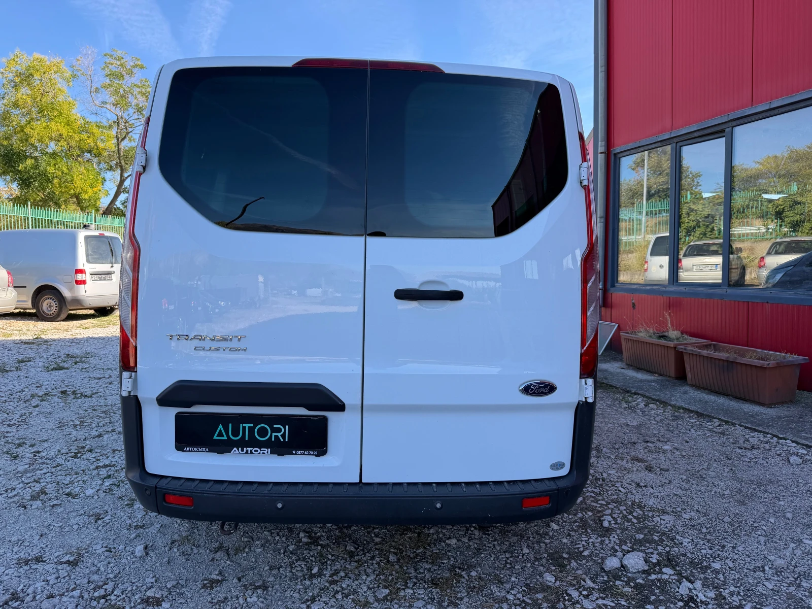 Ford Transit Custom 6 места 2.2 125кс ТОП, снимка 5 - Бусове и автобуси - 56339200