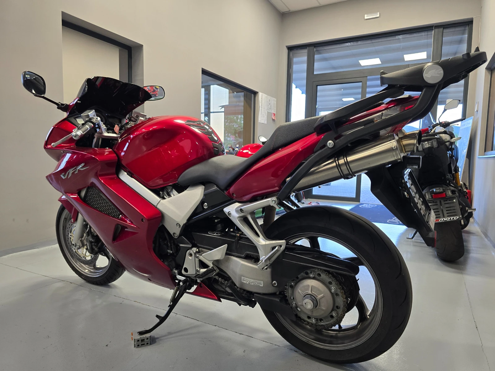 Honda Vfr 800ie, V-Tec, Leo Vince SBK!, снимка 6 - Мотоциклети и мототехника - 54515820