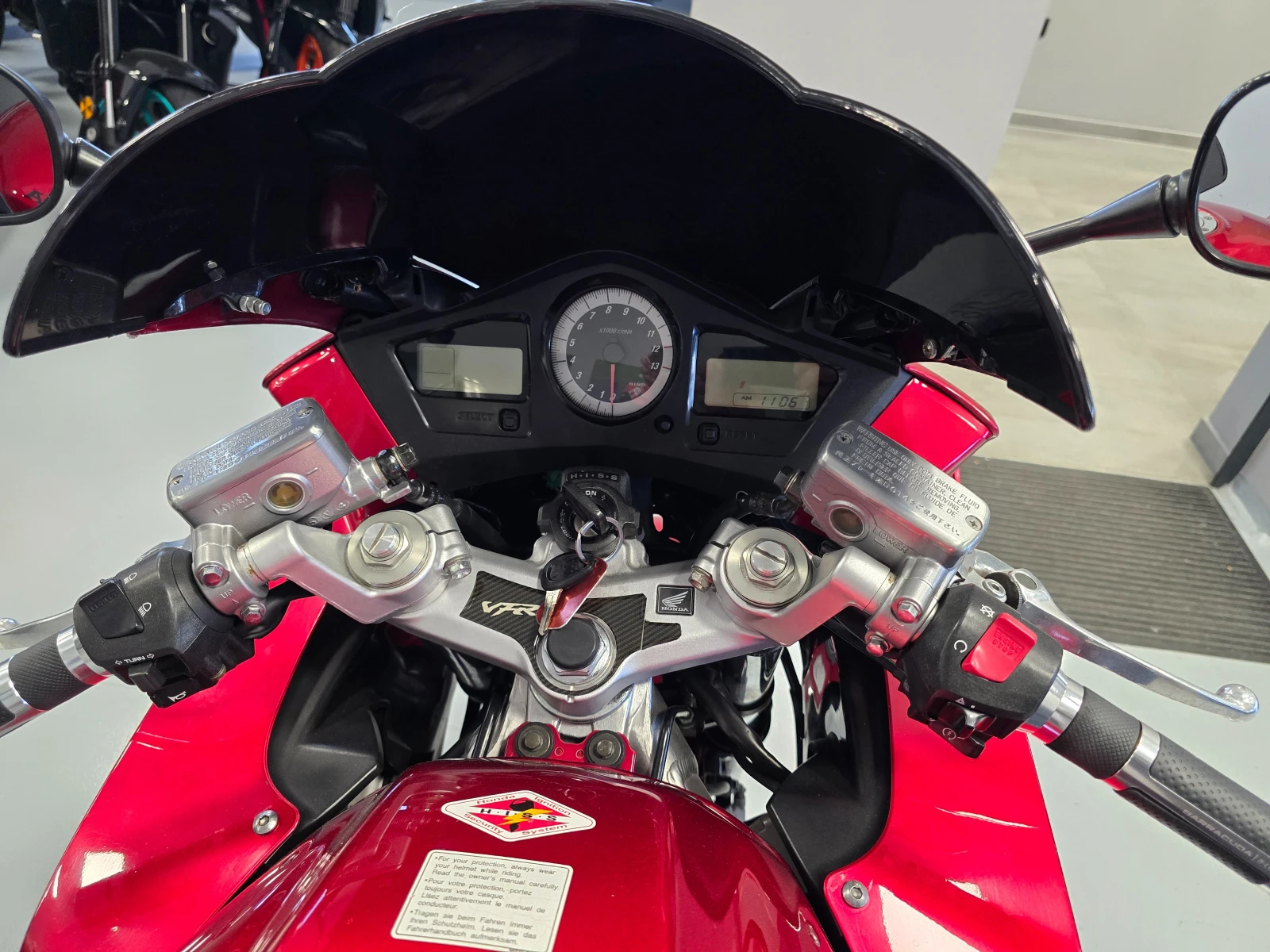 Honda Vfr 800ie, V-Tec, Leo Vince SBK!, снимка 10 - Мотоциклети и мототехника - 54515820