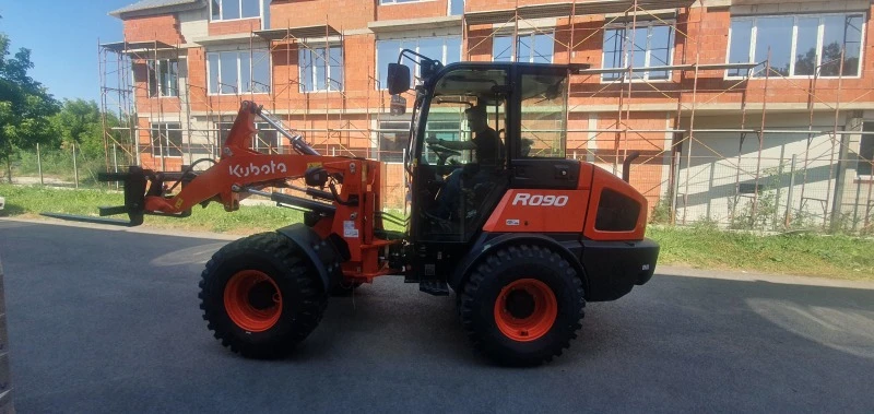 Челен товарач Друга марка KUBOTA R090, снимка 4 - Индустриална техника - 48248367