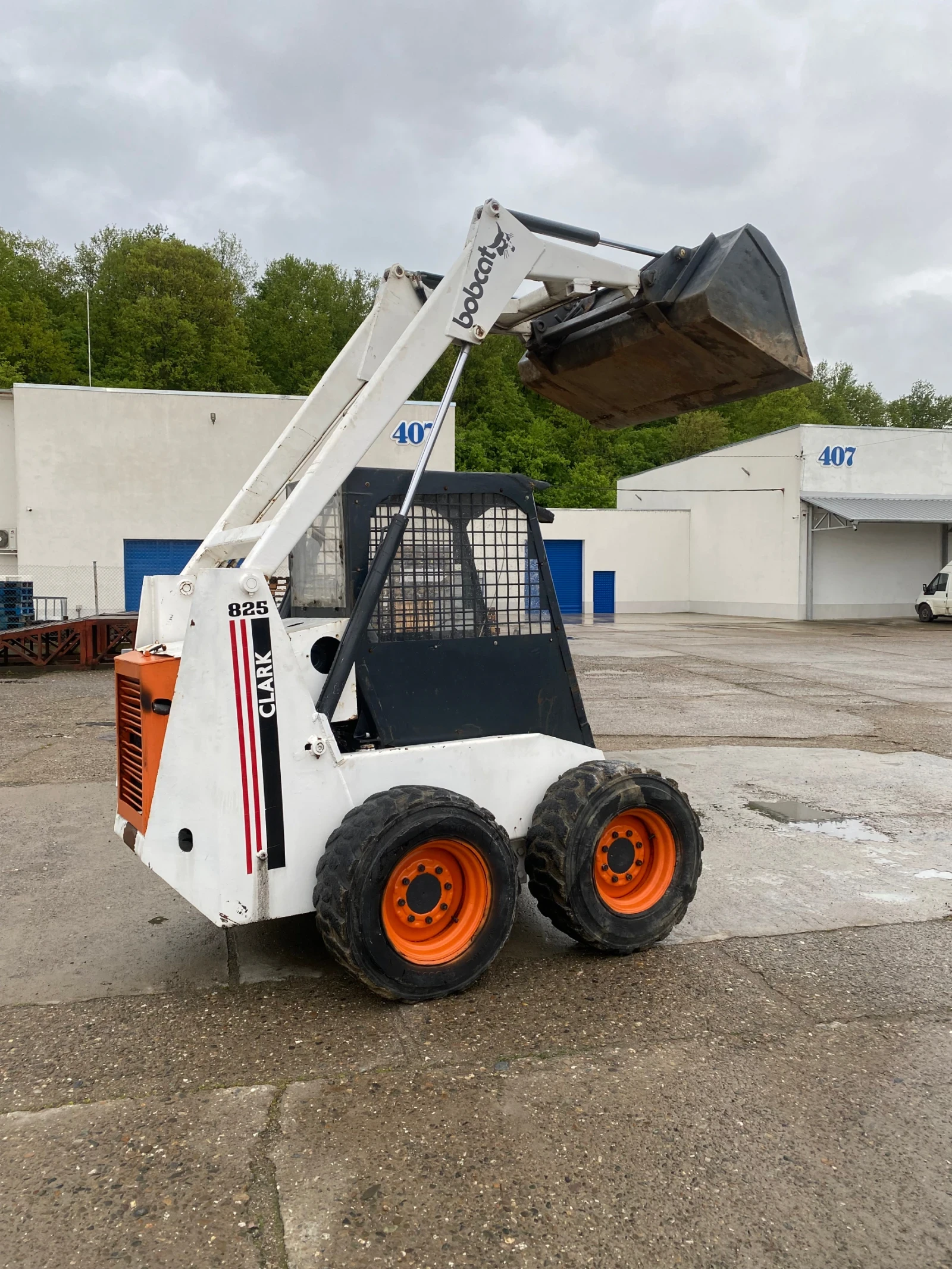 Мини челни товарачи Bobcat Clark 825, снимка 2 - Индустриална техника - 54390799