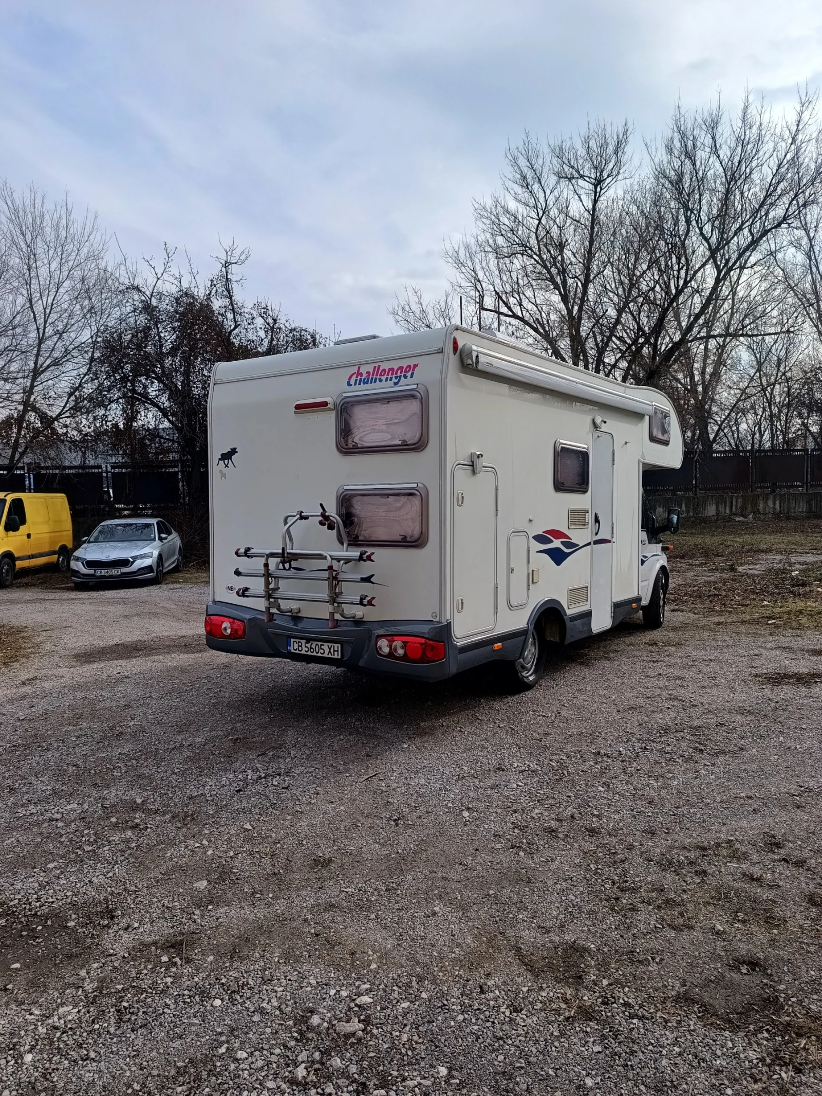 Кемпер Ford Challanger, снимка 4 - Каравани и кемпери - 53704759