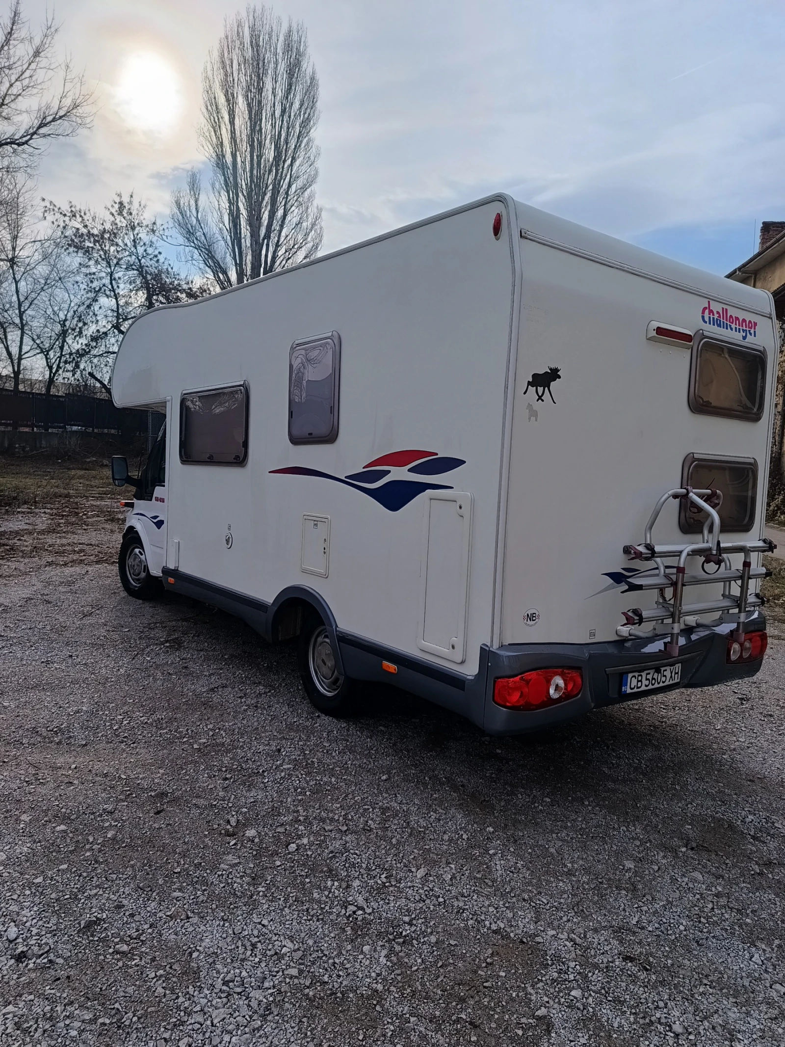 Кемпер Ford Challanger, снимка 5 - Каравани и кемпери - 53704759