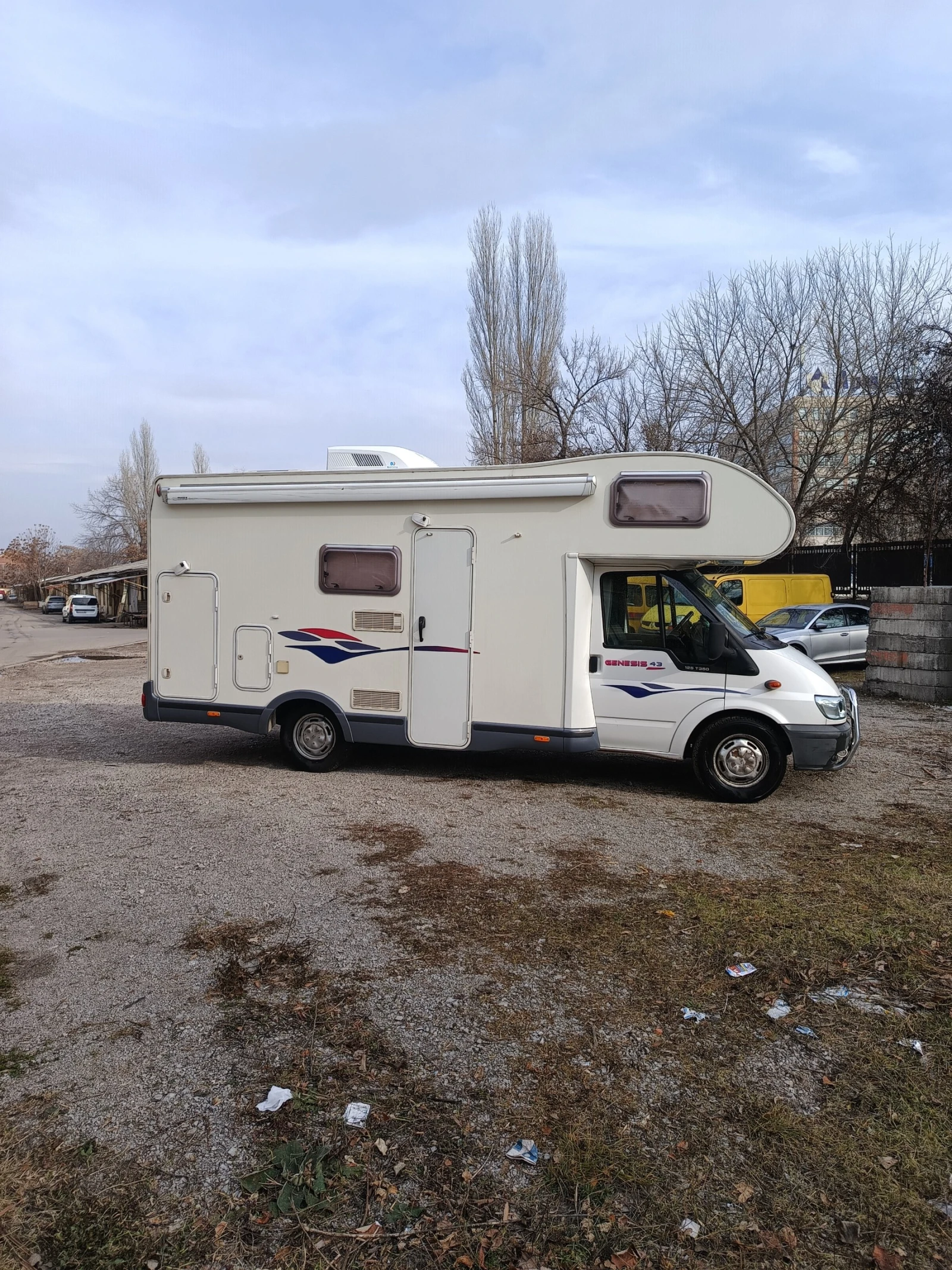 Кемпер Ford Challanger, снимка 3 - Каравани и кемпери - 53704759