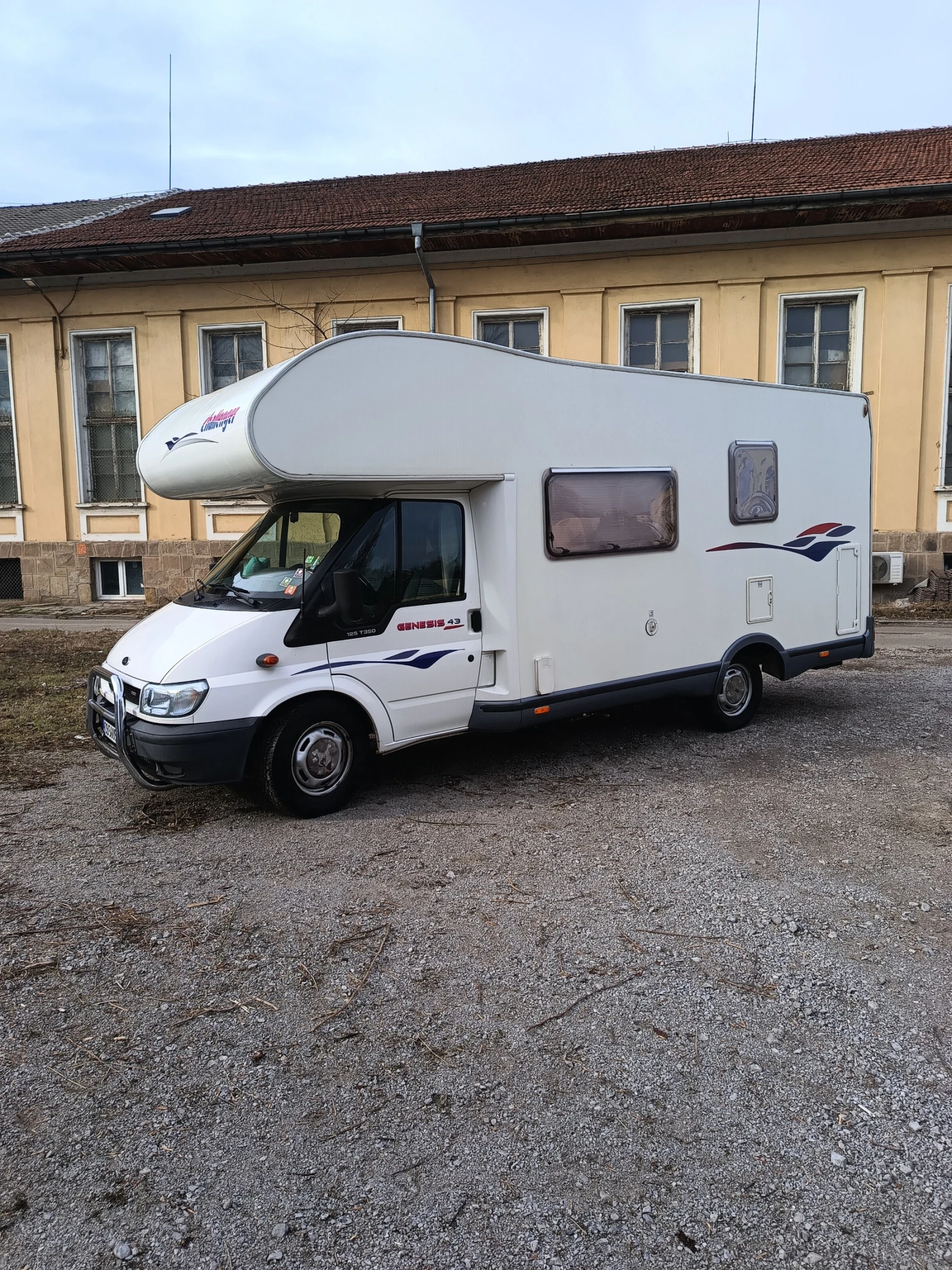 Кемпер Ford Challanger, снимка 6 - Каравани и кемпери - 53704759