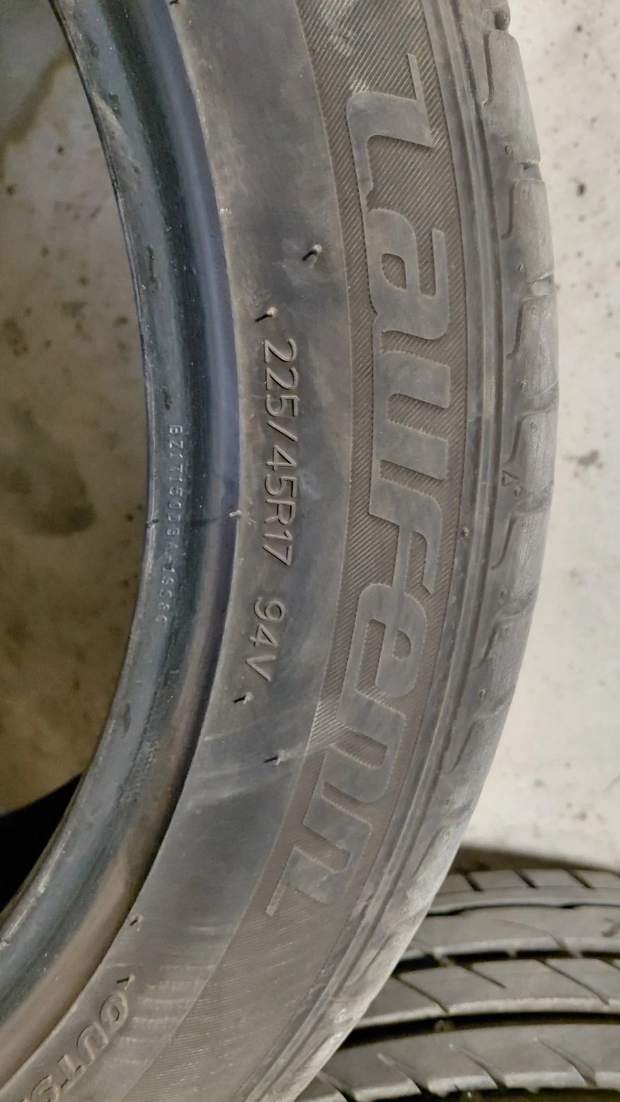 Гуми Летни 225/45R17, снимка 2 - Гуми и джанти - 54167631