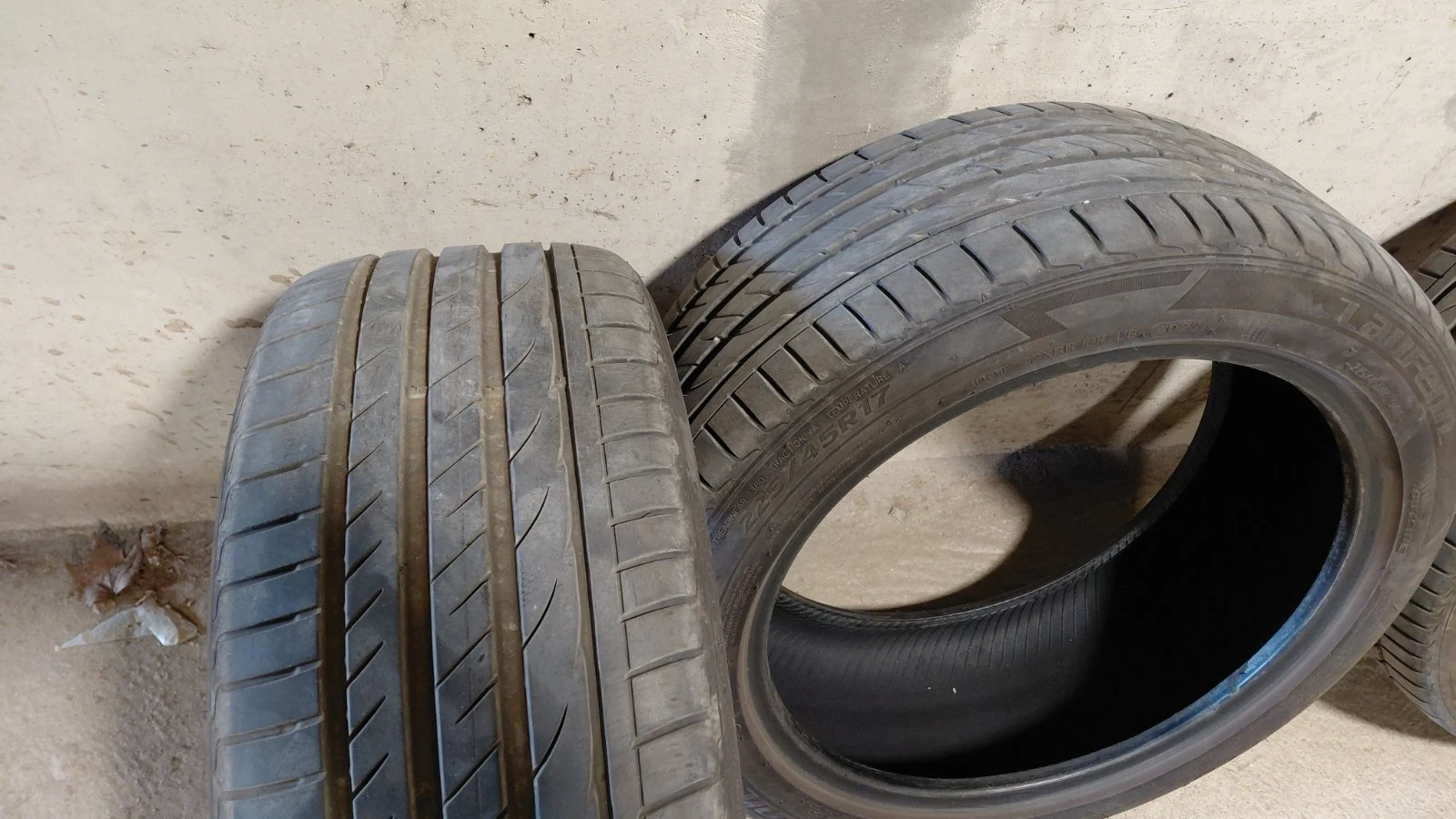 Гуми Летни 225/45R17, снимка 3 - Гуми и джанти - 54167631