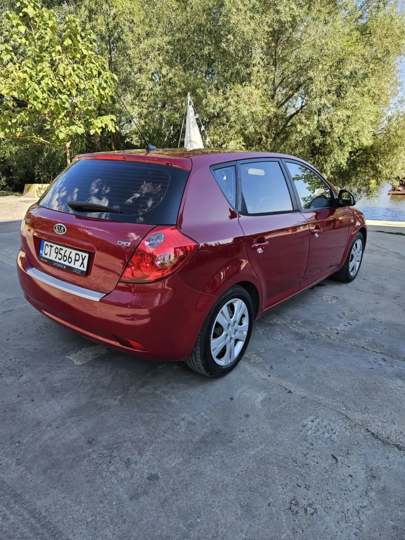 Kia Ceed 1.6 CRDi, снимка 5 - Автомобили и джипове - 47220633