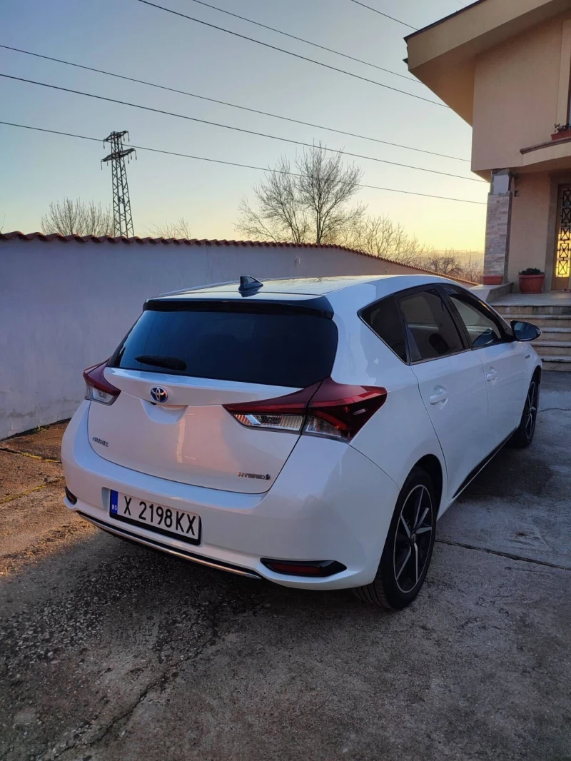 Toyota Auris, снимка 4 - Автомобили и джипове - 49545134