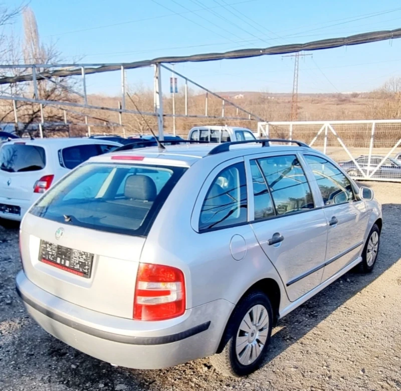 Skoda Fabia, снимка 2 - Автомобили и джипове - 49033028