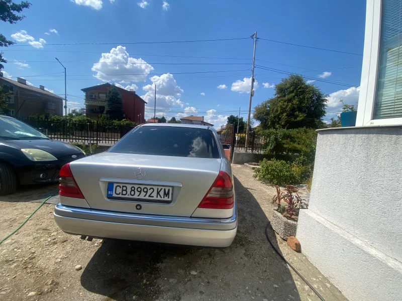 Mercedes-Benz C 200, снимка 8 - Автомобили и джипове - 52695196