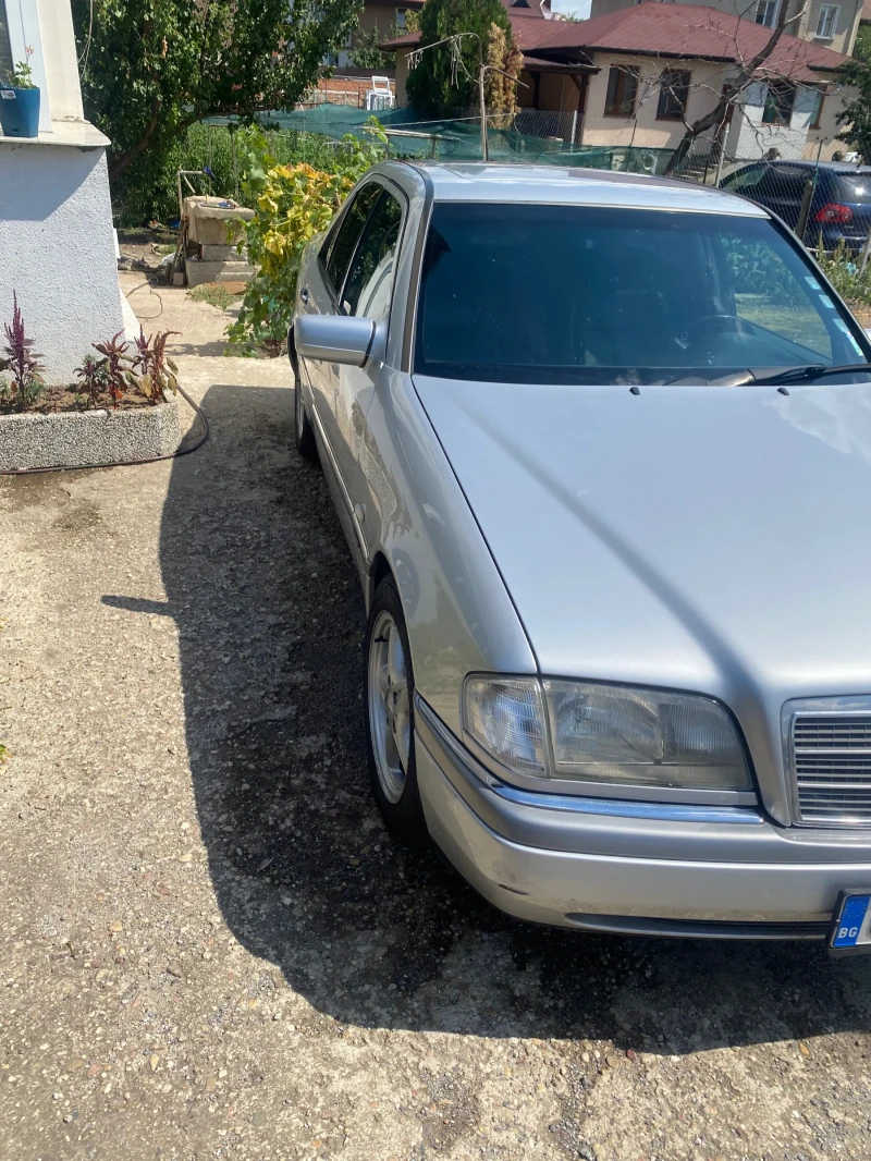 Mercedes-Benz C 200, снимка 5 - Автомобили и джипове - 52695196
