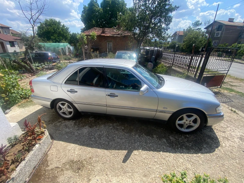 Mercedes-Benz C 200, снимка 6 - Автомобили и джипове - 52695196