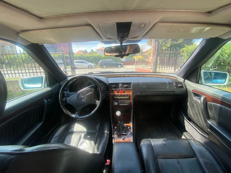 Mercedes-Benz C 200, снимка 10 - Автомобили и джипове - 52695196