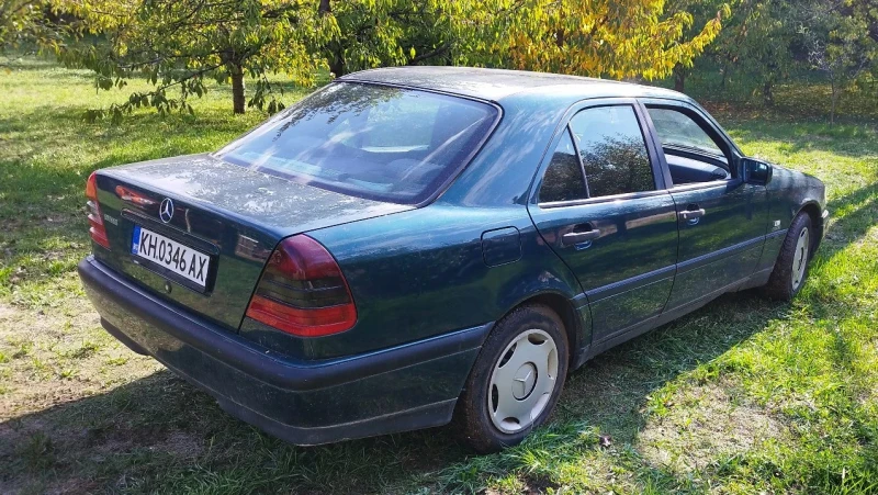 Mercedes-Benz C 180, снимка 3 - Автомобили и джипове - 52276626