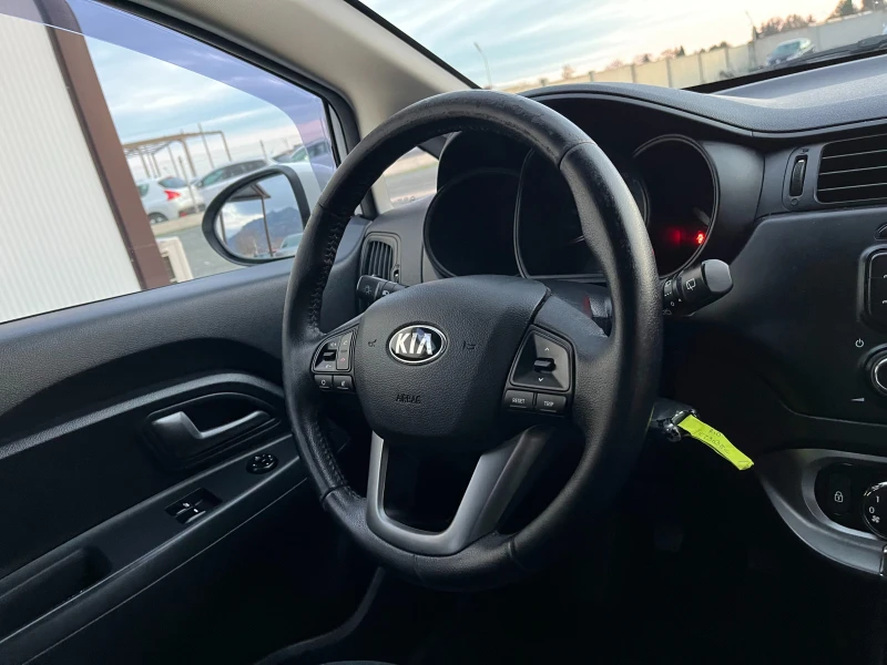 Kia Rio 1.3i-Газов Инжекцион, снимка 9 - Автомобили и джипове - 52617718