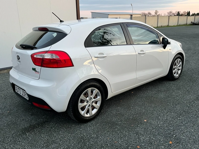 Kia Rio 1.3i-Газов Инжекцион, снимка 5 - Автомобили и джипове - 52617718