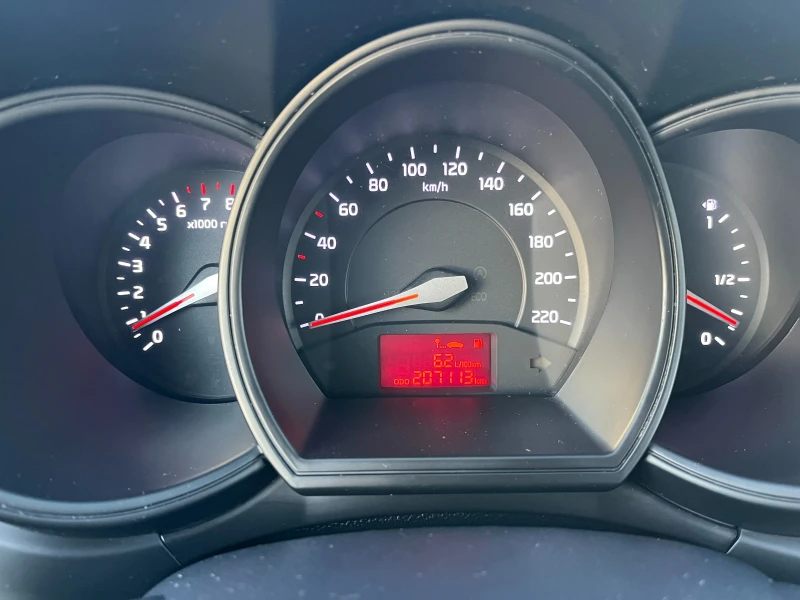 Kia Rio 1.3i-Газов Инжекцион, снимка 11 - Автомобили и джипове - 52617718