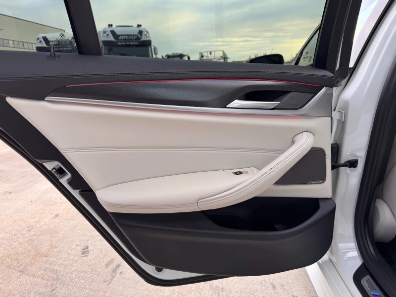 BMW 550  / M550I / X DRIVE / HUD / MASSAGE / 70000КМ! / , снимка 16 - Автомобили и джипове - 53099273