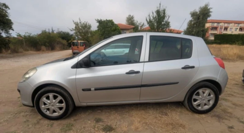 Renault Clio, снимка 3 - Автомобили и джипове - 53173758