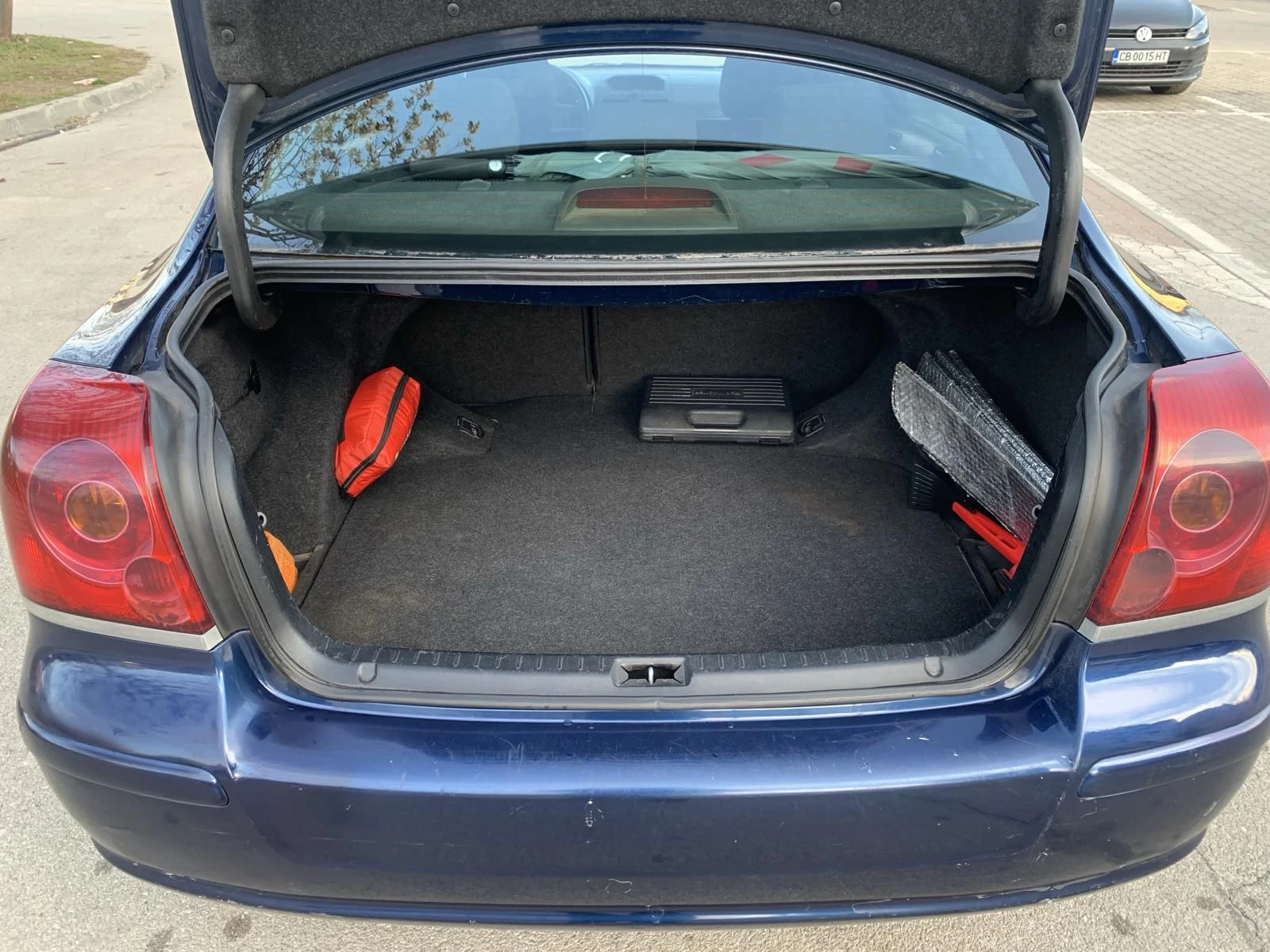 Toyota Avensis 2.0 TDI - изображение 10