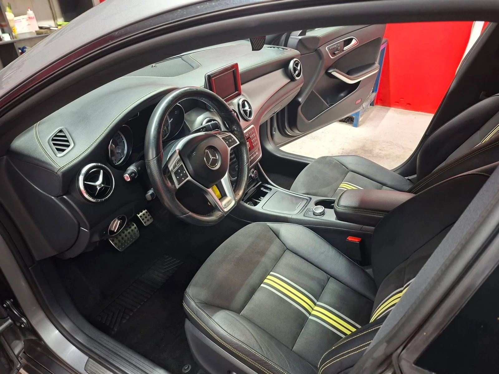 Mercedes-Benz CLA 250 Amg Edition 1, снимка 11 - Автомобили и джипове - 53968756