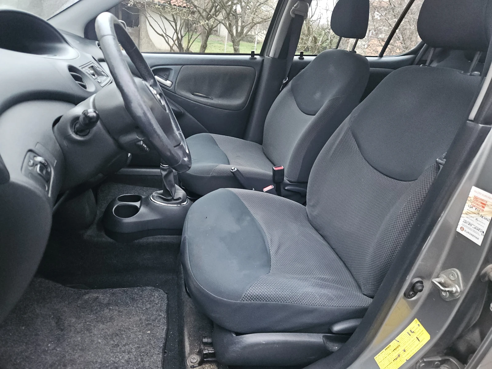 Toyota Yaris 1.3 benzin, clima, снимка 8 - Автомобили и джипове - 54059615