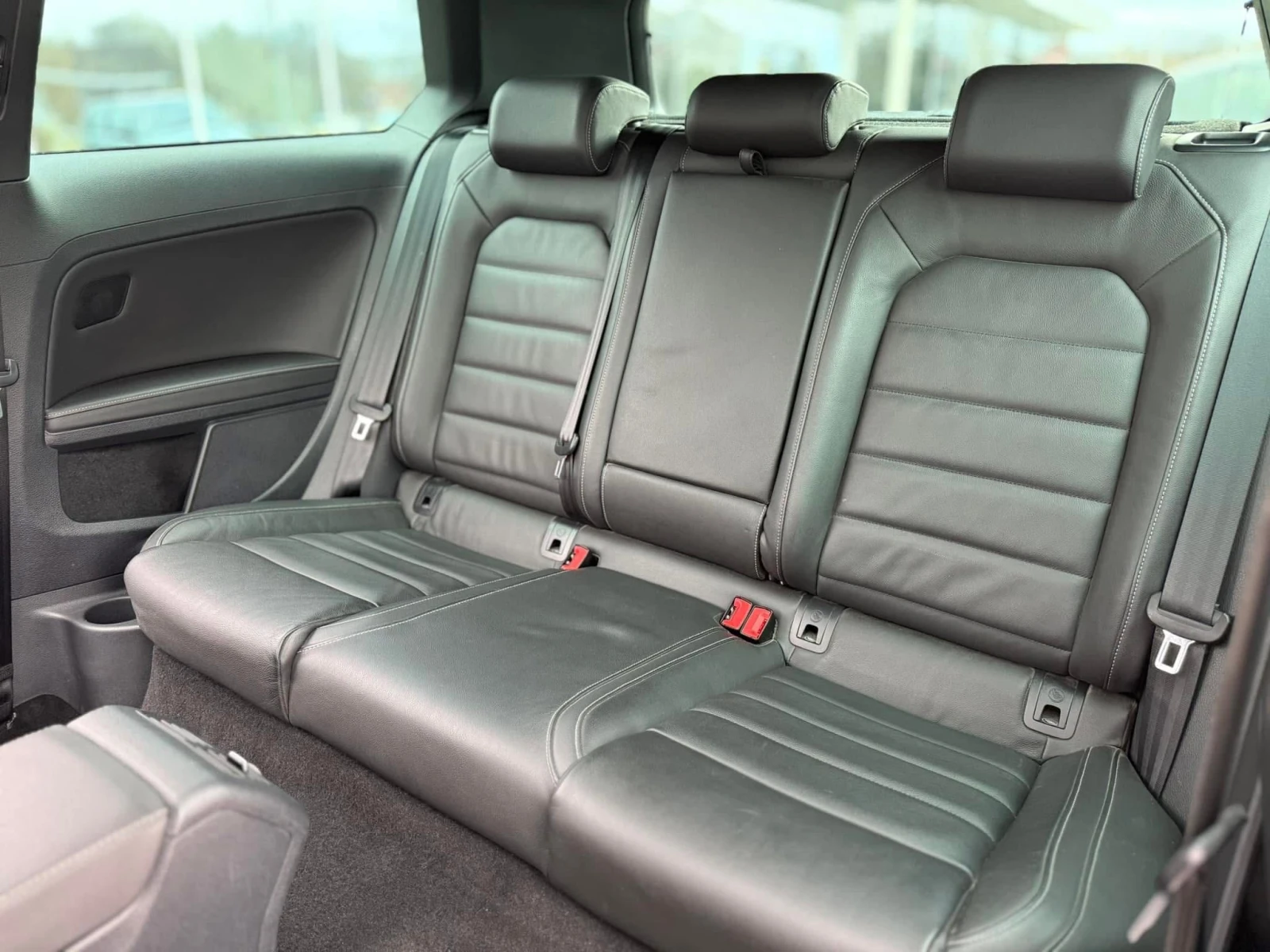 VW Golf 7 R / 300 hp / Manual / SWISS / Full History / Гар, снимка 12 - Автомобили и джипове - 54298243