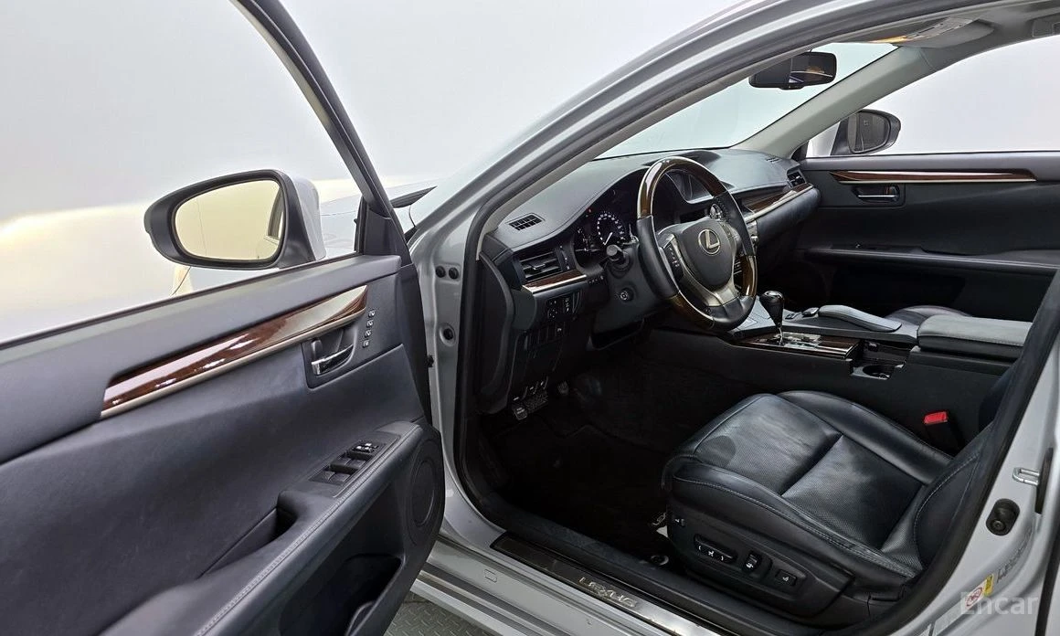 Lexus ES 350, снимка 10 - Автомобили и джипове - 54367367