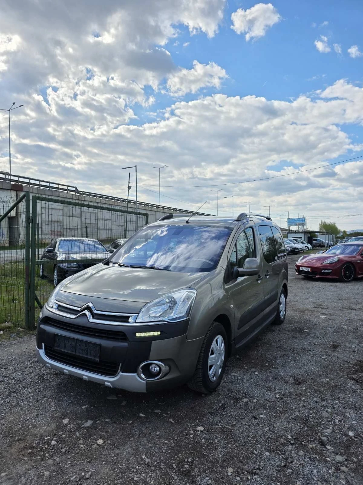 Citroen Berlingo Berlingo, снимка 4 - Автомобили и джипове - 54427933