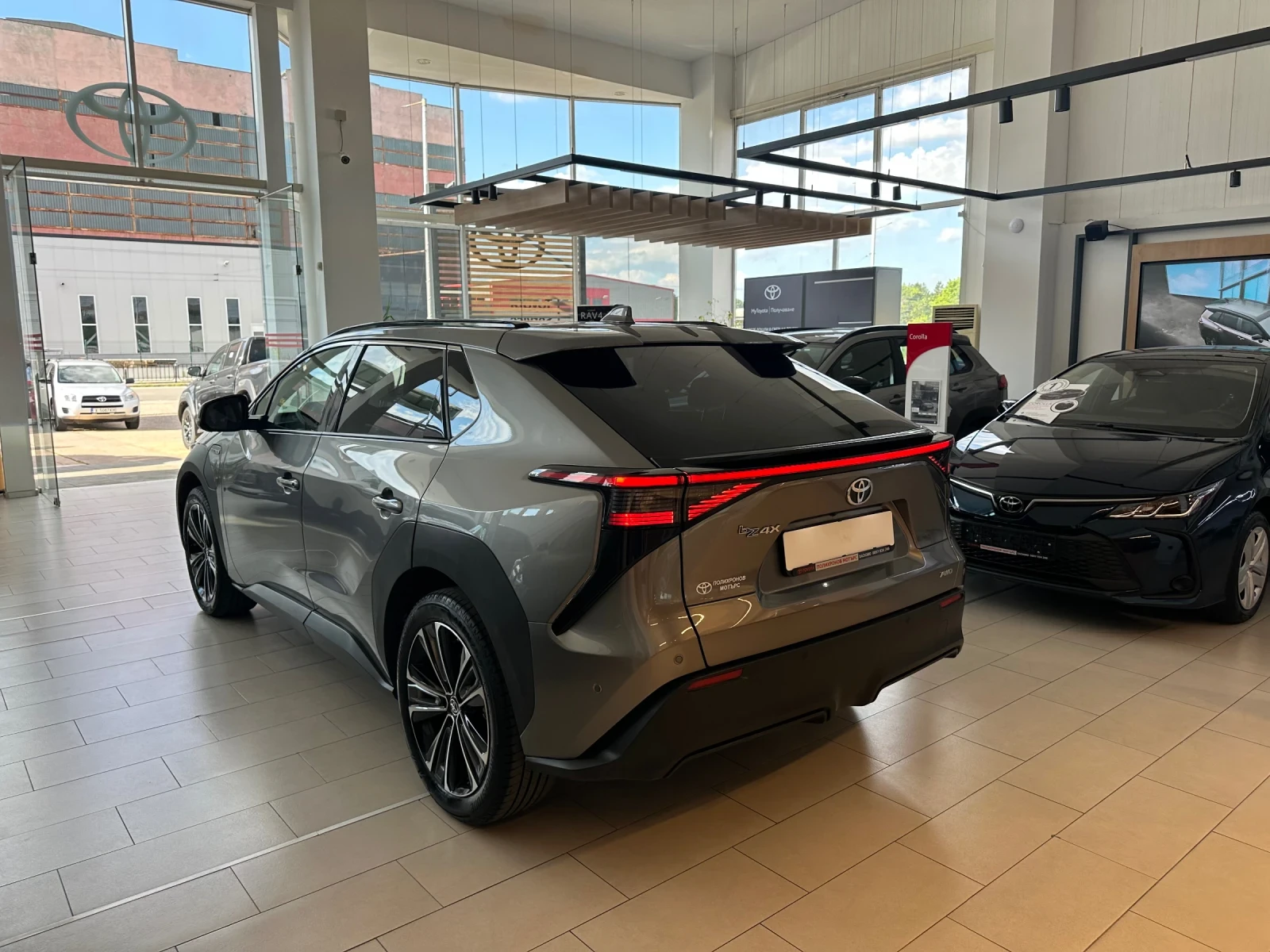 Toyota bZ4X Luxury Premium AWD, снимка 2 - Автомобили и джипове - 54973065