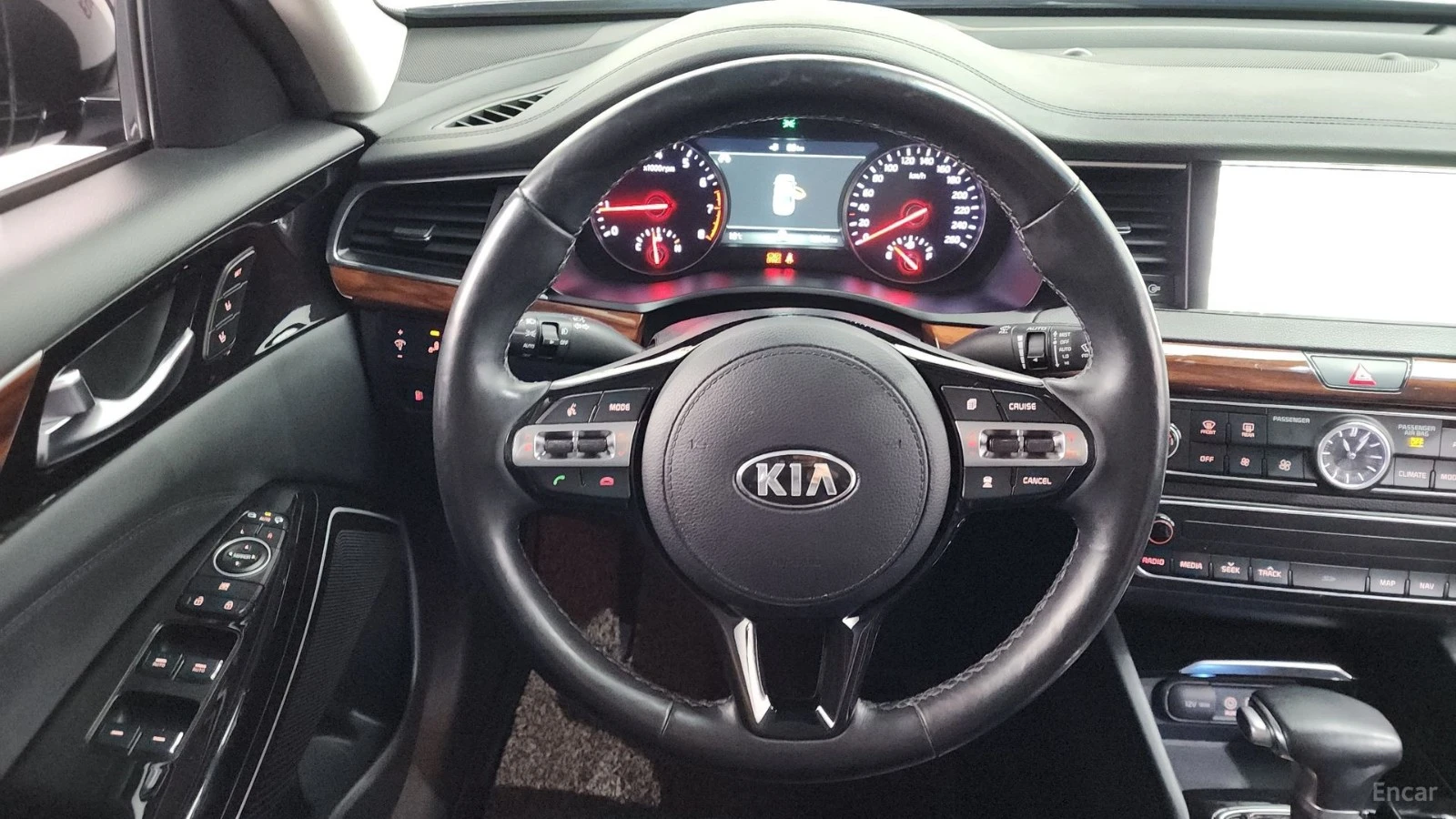 Kia K7 2.4 GDI Limited* КОЖА* ОБДУХВ* НАВИ* 360* HUD, снимка 11 - Автомобили и джипове - 55461688