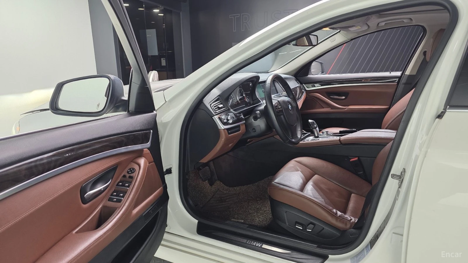 BMW 525 D xDrive Автокредит Цена до България, снимка 5 - Автомобили и джипове - 55487173
